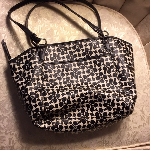 Coach purse handbag with front pocket - Picture 3 of 4